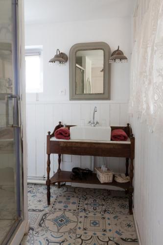 Bilik mandi di Le Jardin, chambres d'hôtes en Baie de Somme