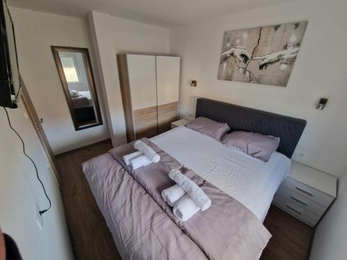 Apartment Antonio with balcony near the beach