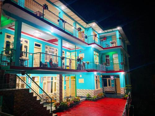 Edificio en el que se encuentra el hostal o pensión