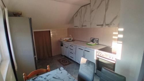 Η κουζίνα ή μικρή κουζίνα στο Stan Nova Varos Banjaluka