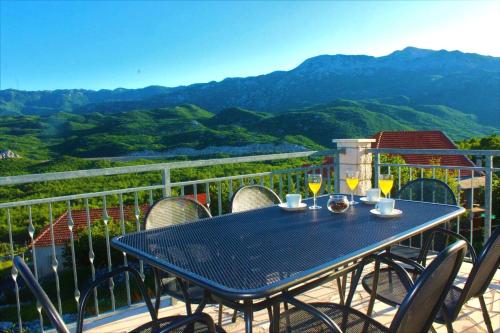 Imagen de la galería de Holiday home Mary with private pool, en Vranješi