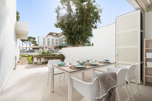 Oiza Garden at Alcudia beach with WIFI and AACC, BahiaBlanca