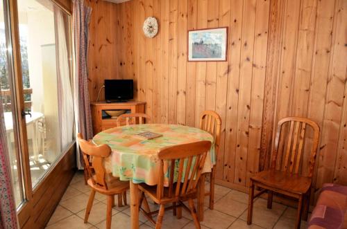 Photo de la galerie de l'établissement Résidence Arche - Studio pour 4 Personnes 89, à Flaine
