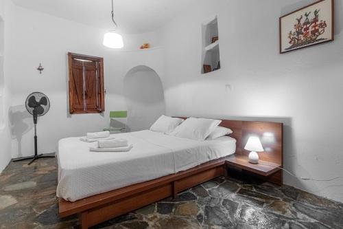 Lova arba lovos apgyvendinimo įstaigoje Aegean Cottage Andros