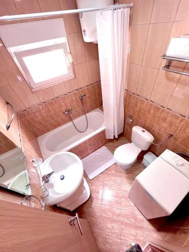 Bany a Sunshine house
