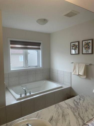 Gallery image of Niagara Oasis Hideaway in Thorold