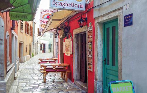 1 Bedroom Stunning Apartment In Rovinj