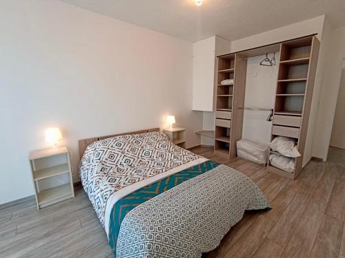 Appartement T2 à Sète avec parking et animaux admis, proche gare et plages
