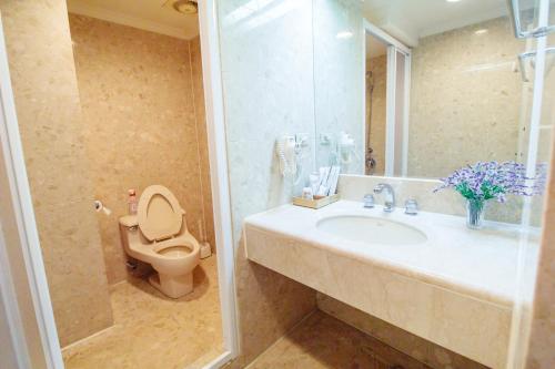 Koupelna v ubytování Luxury House