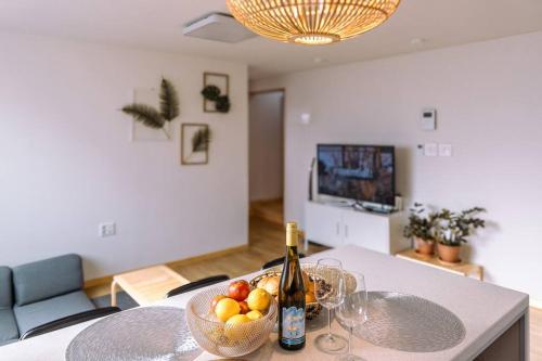 TV a/nebo společenská místnost v ubytování Peanut House