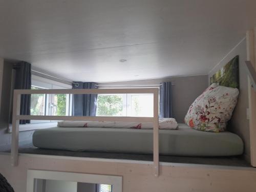 Двуетажно легло или двуетажни легла в стая в Tiny House am Elsbach in der bayerischen Rhön.