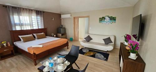 Μια τηλεόραση ή/και κέντρο ψυχαγωγίας στο Luxury Villa