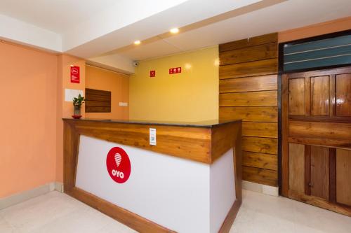 The lobby or reception area at OYO Flagship Balaji Guest House