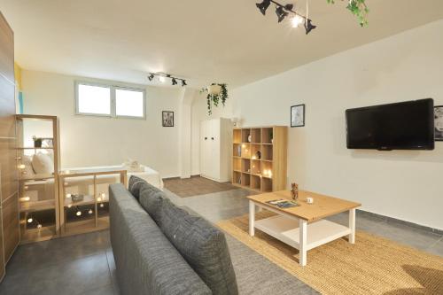 Ran's BIG Artistic Studio