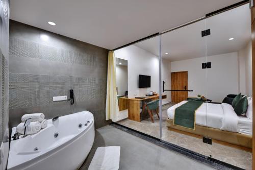 Koupelna v ubytování Comfort Inn Sapphire Chandkheda, Ahmedabad
