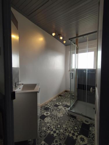Ένα μπάνιο στο Appartement vue sur mer