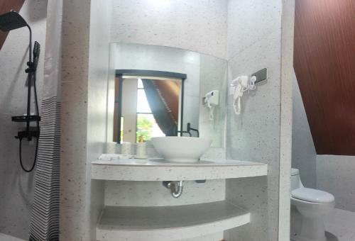 Bathroom sa Kawaland glamping resort