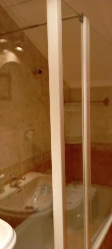 Ένα μπάνιο στο Duplex Garonda