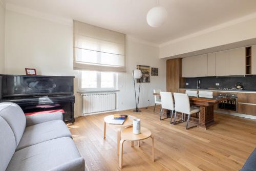 Top Floor Apt with Rooftop Terrace near St. Peter