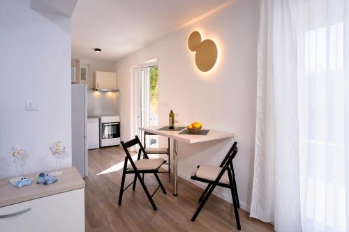 Big sunny terrace apartment Hvar