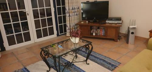 Casa dos Imosにあるテレビまたはエンターテインメントセンター