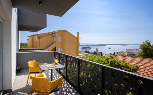 Modern, 2 bedroom apartment
