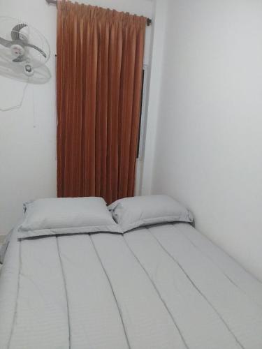 Ένα ή περισσότερα κρεβάτια σε δωμάτιο στο HOSTAL CARACOLI - HUECO