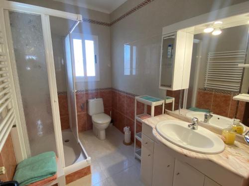 Ένα μπάνιο στο Villa Fleuret