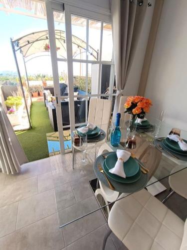 Precioso dúplex con vistas al océano