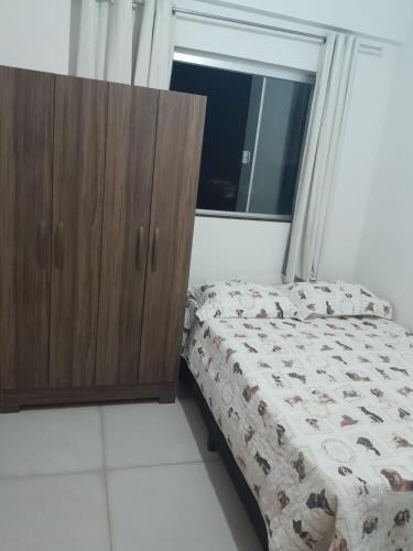 Katil atau katil-katil dalam bilik di Quarto próximo Av JK