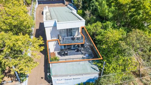 Instalaciones para jugar a tenis o squash en Sunset Towers, 1-25 Donald St- in the heart of town with Wi-Fi and Air Con o alrededores