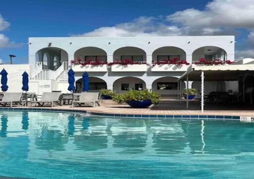 Πισίνα στο ή κοντά στο Naples Luxury Condo, Pool, Tennis, Minutes from the Beach
