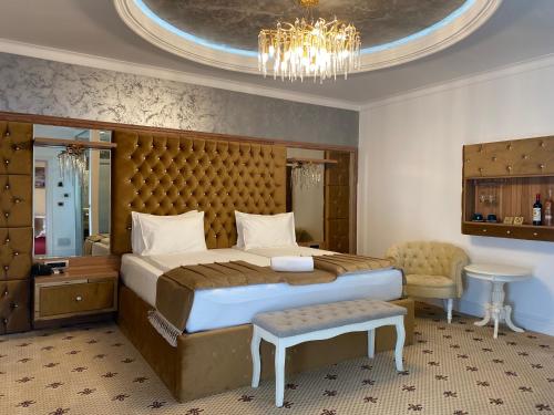 Postel nebo postele na pokoji v ubytování Vila Imperial One Luxury Boutique Hotel