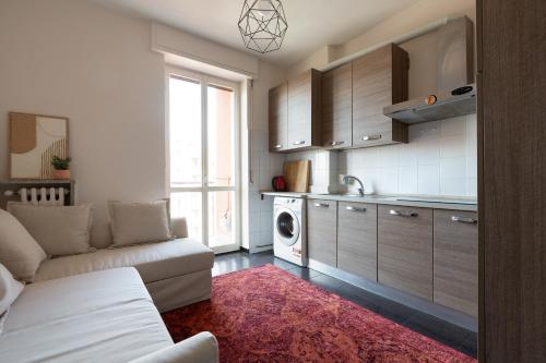 GuestHost - Corvetto M3 - Comfy Apt with balcony!