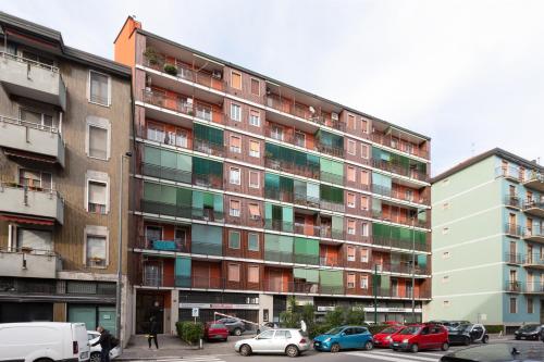 GuestHost - Corvetto M3 - Comfy Apt with balcony!