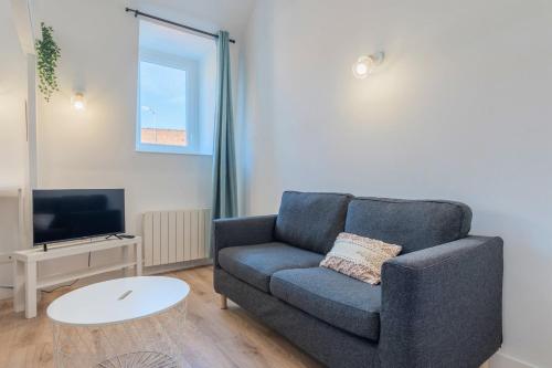 Χώρος καθιστικού στο 1 bedroom duplex apartment, with parking
