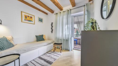 Flexible SelfCheckIns Zagreb 284 - 2 Bedroom Apartment - Loggia - Keybox Entry