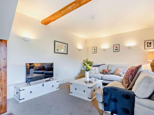 Posezení v ubytování 2 Bed in Cirencester 93878