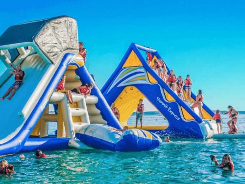 Πισίνα στο ή κοντά στο NEW Sailors Cove Pet Friendly