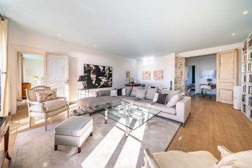 Photo de la galerie de l'établissement SUPERBE APPARTEMENT VUE MER, à Cannes