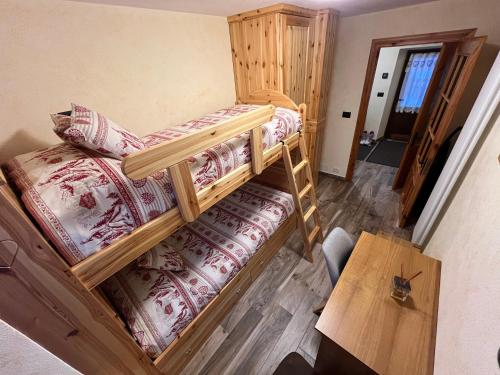 Chalet Chez Louis - Alpine Charm with Mont Blanc View & Ski Access photo 2