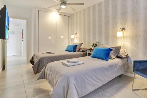 Paradise Sun - Stylish 1BR Apartment with Pool, Terrace & Rooftop Bar, 100 m from Corralejo Beach
