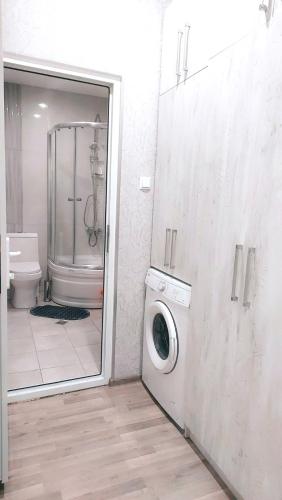 Bilik mandi di Kate's new cozy apartment