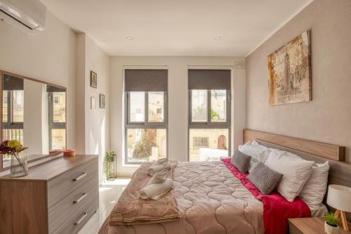 Posezení v ubytování Modern, Bright & Spacious Apartment near the sea