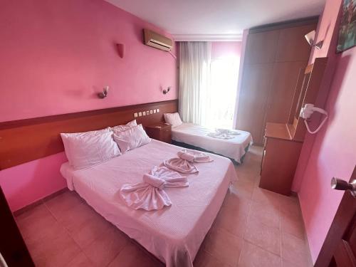 Φωτογραφία από το άλμπουμ του HOLIDAY APART 50 meters to BEACH, Sea view apartments στο Ντιντίμ