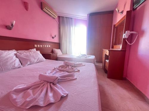 Φωτογραφία από το άλμπουμ του HOLIDAY APART 50 meters to BEACH, Sea view apartments στο Ντιντίμ