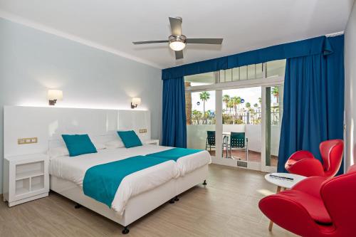 Postel nebo postele na pokoji v ubytování Apartamentos Panorama Adults Only