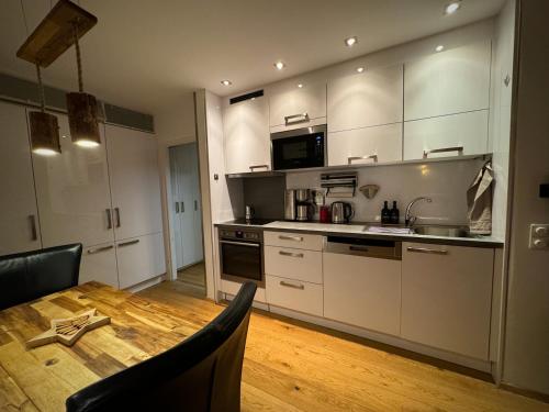 3-Room Apartment with sauna and pool & walk to slopes - JokerCard included