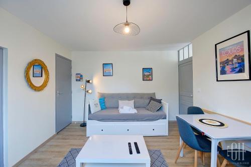 Le Valois / Vue Sur Château D'Amboise