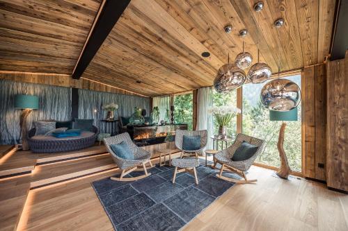 Χώρος καθιστικού στο Hotel Chalet Das Alpenschlössel